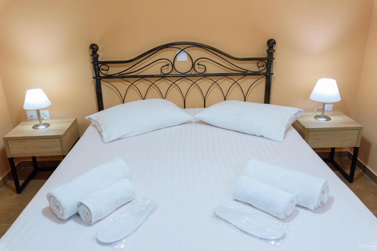 Alkionides Hydra Hotel Bagian luar foto